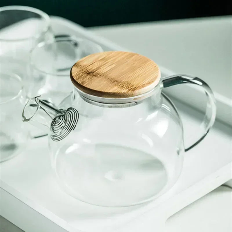 Théière en verre avec infuseur